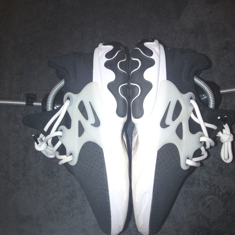 Nike Prest Reacts "GHOST" mens size 9